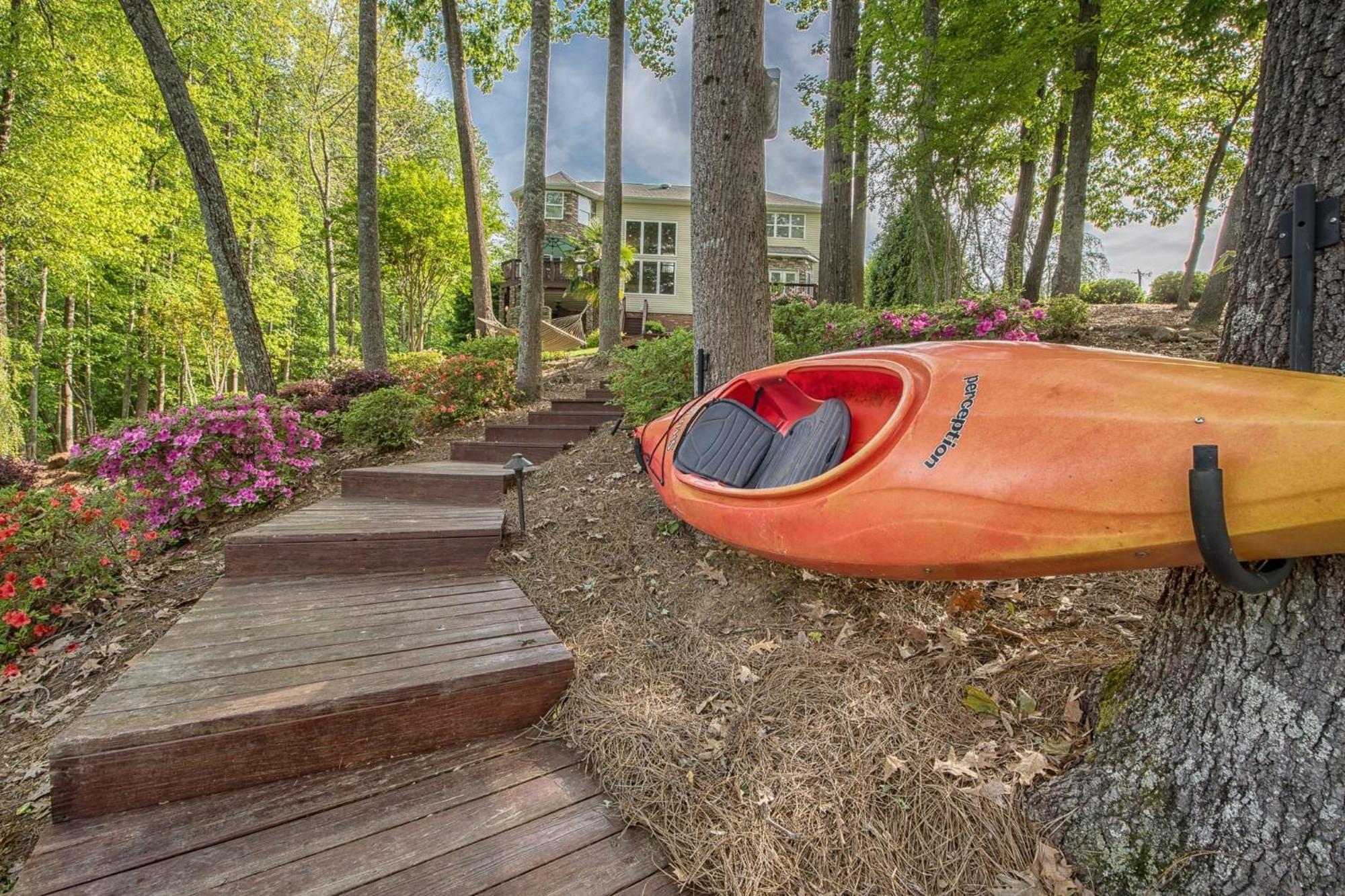 Lakeside Landing By Avantstay Private Dock Mooresville Exterior photo
